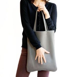 minimalist magazine tote